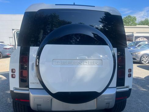 Used 2025 Land Rover Defender 110 S image 14