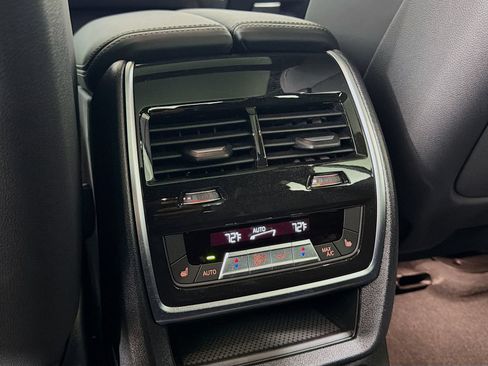 Certified 2025 BMW X7 M60i AWD/4WD image 27