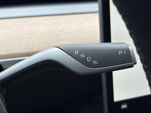 Used 2025 Tesla Model Y Long Range image 33