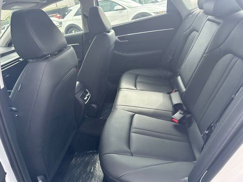 New 2025 Hyundai Sonata Limited image 11