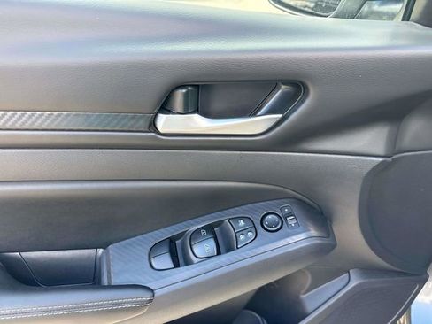 Used 2025 Nissan Altima 2.5 SV image 26