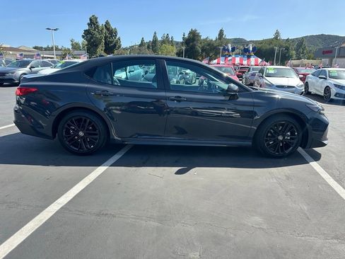 Used 2025 Toyota Camry SE w/ Convenience Package image 7