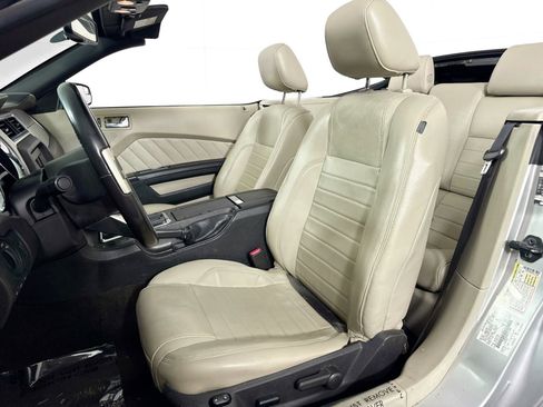 Used 2011 Ford Mustang Premium w/ 201A Rapid Spec Order Code image 20