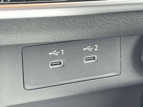 Used 2025 Nissan Rogue S image 26