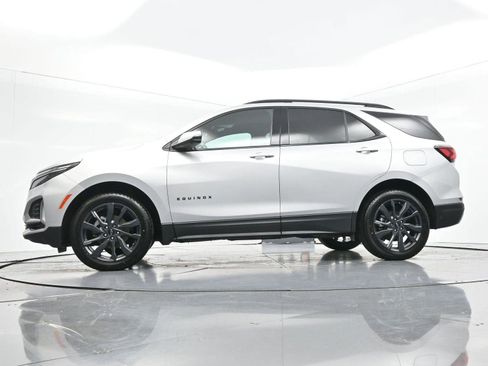 Used 2022 Chevrolet Equinox RS w/ Infotainment Package AWD/4WD image 43