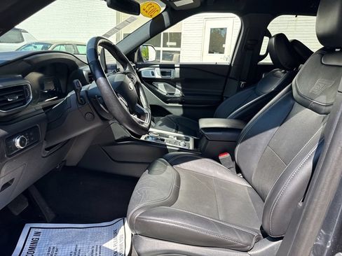 Used 2022 Ford Explorer ST w/ Equipment Group 401A AWD/4WD image 9