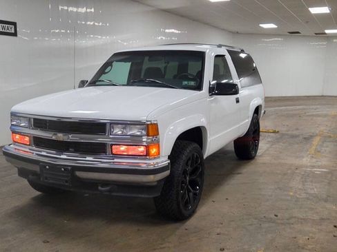 Used 1995 Chevrolet Tahoe 4WD 2-Door image 6
