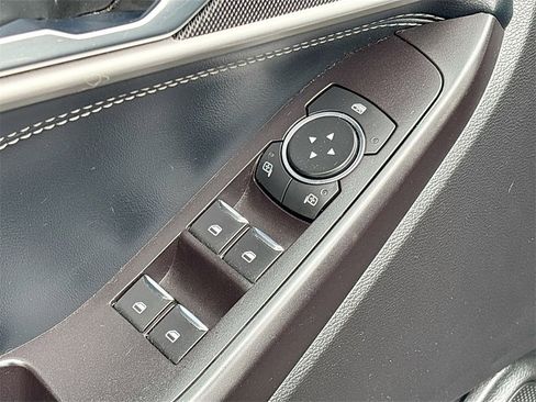 Used 2020 Ford Explorer XLT w/ Equipment Group 202A image 18