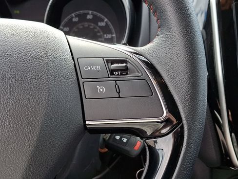 Used 2025 Mitsubishi Outlander Sport LE AWD/4WD image 23