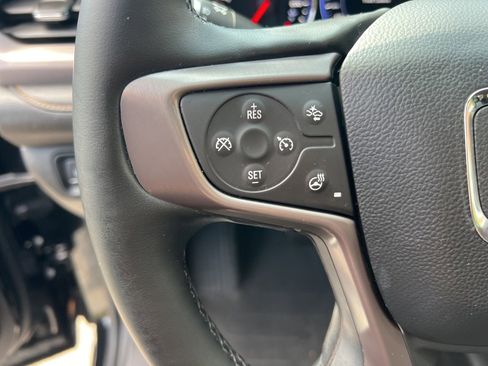 Used 2023 GMC Acadia AT4 w/ Technology Package image 15