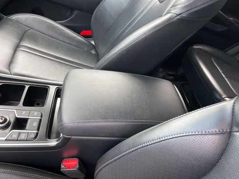 Used 2024 Kia Sorento S image 22