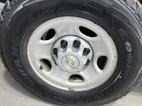 Used 2023 Chevrolet Express 3500 Extended RWD image 19