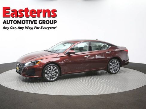 Used 2024 Nissan Altima 2.5 SL AWD/4WD image 61