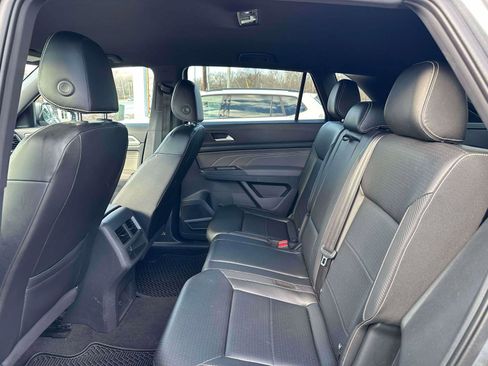 Certified 2022 Volkswagen Atlas Cross Sport SE image 9