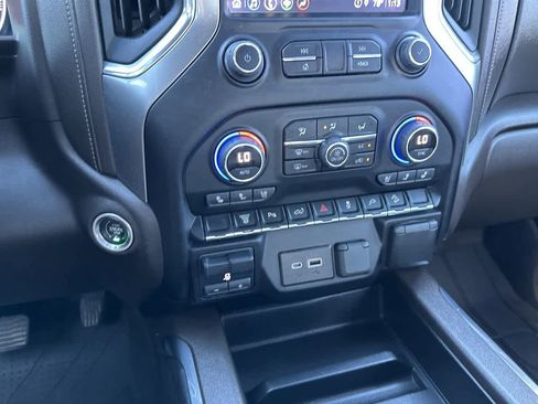 Used 2022 Chevrolet Silverado 2500 LTZ w/ LTZ Plus Package image 17