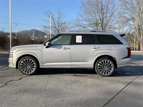 Used 2026 Hyundai Palisade Calligraphy image 2