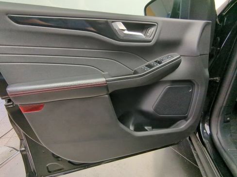 Used 2025 Ford Escape ST-Line AWD/4WD image 19