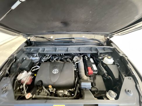 Used 2020 Toyota Highlander XLE image 27