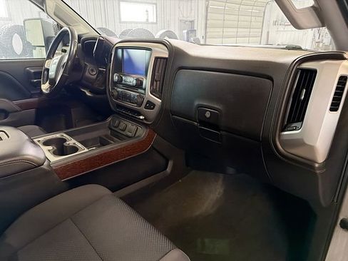 Used 2017 GMC Sierra 2500 SLE w/ Suspension Package, Off-Road image 12