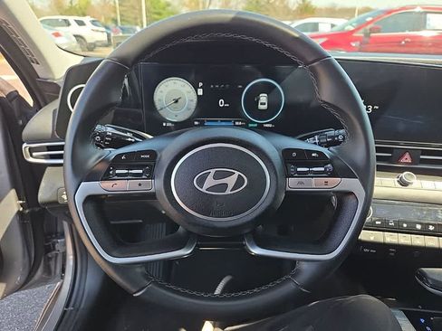Used 2024 Hyundai Elantra SEL w/ Convenience Package image 17