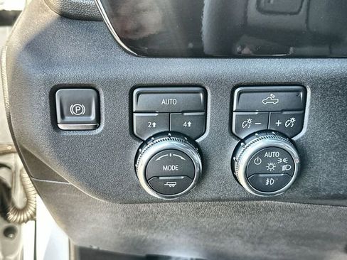 New 2026 GMC Sierra 1500 Elevation image 18