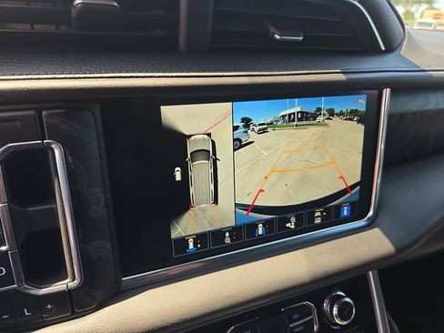 Used 2022 GMC Yukon XL Denali RWD image 14