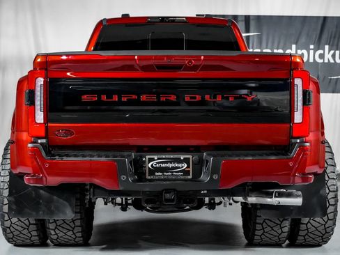 Used 2025 Ford F350 Platinum w/ FX4 Off-Road Package AWD/4WD image 9
