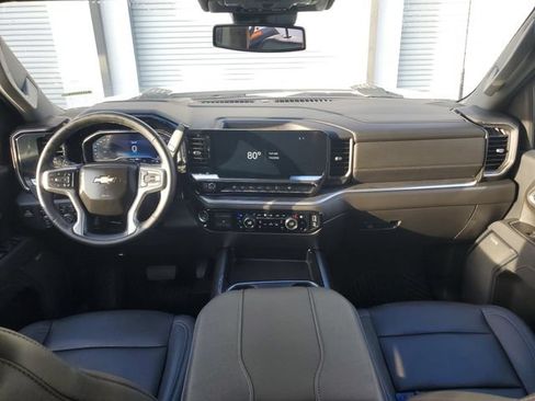 Used 2025 Chevrolet Silverado 2500 LTZ w/ LTZ Convenience Package AWD/4WD image 13