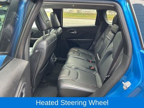 Used 2019 Jeep Cherokee Trailhawk image 18