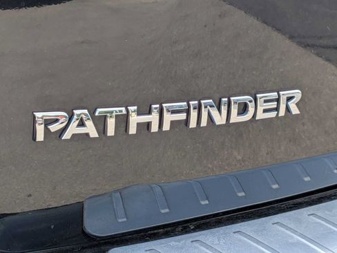 Used 2018 Nissan Pathfinder SL AWD/4WD image 11
