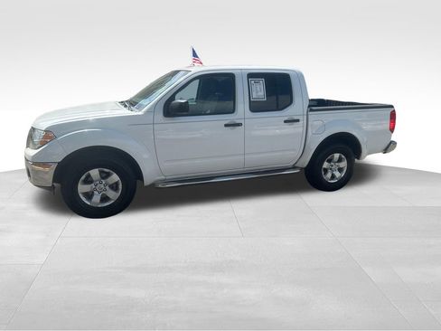 Used 2011 Nissan Frontier SV w/ SV Premium Utility Pkg image 4