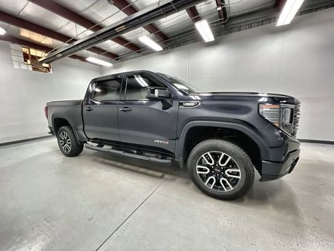 Certified 2025 GMC Sierra 1500 AT4 w/ Technology Package AWD/4WD image 9