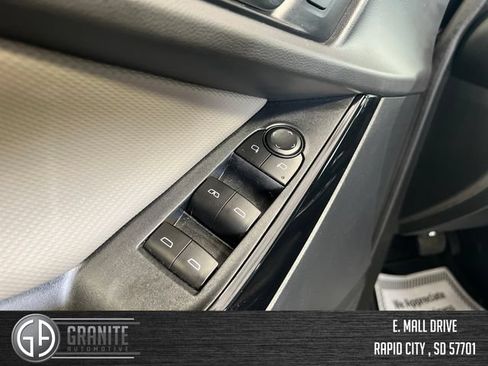 Used 2026 Chevrolet Equinox LT w/ Convenience Package II AWD/4WD image 11