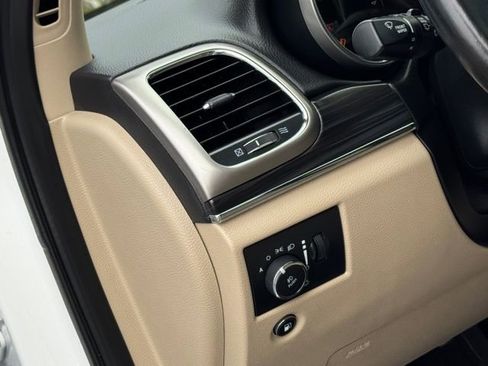 Used 2022 Jeep Grand Cherokee Limited w/ Tech Group image 28