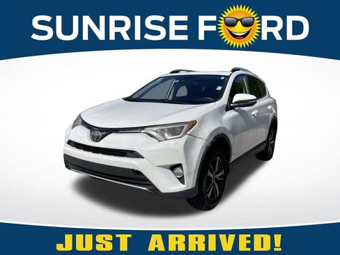 Used 2018 Toyota RAV4 XLE FWD image 1