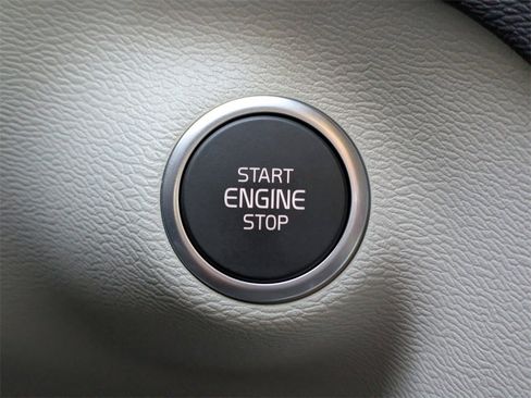 New 2026 Volvo XC40 B5 Ultra w/ Protection Package Premier image 40