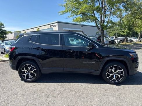 Used 2025 Jeep Compass Limited AWD/4WD image 14