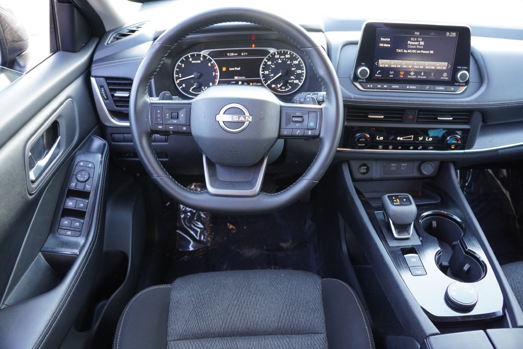 Used 2025 Nissan Rogue SV AWD/4WD image 19