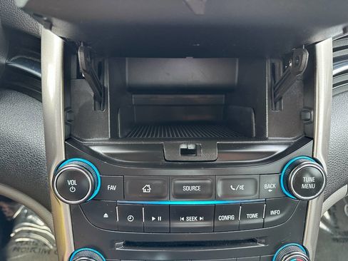 Used 2015 Chevrolet Malibu LT image 35