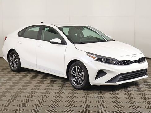 Used 2022 Kia Forte LXS w/ LXS Technology Package FWD image 45