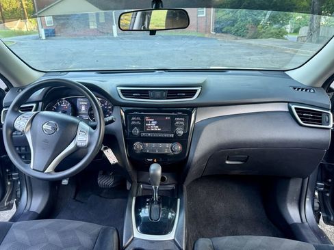Used 2016 Nissan Rogue S FWD image 8