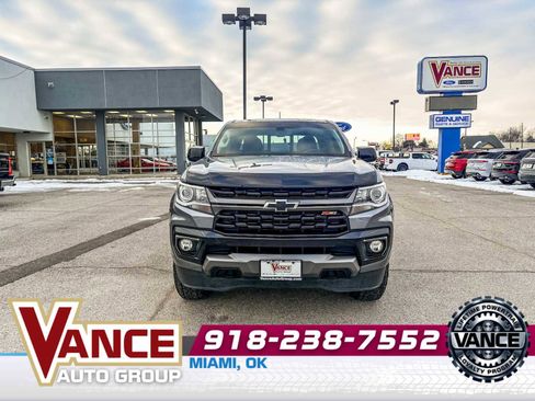 Used 2021 Chevrolet Colorado Z71 image 2