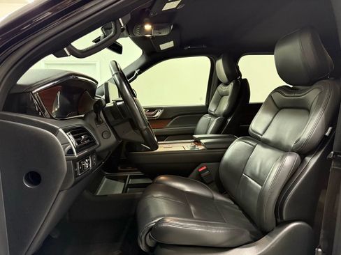 Used 2023 Lincoln Navigator L Standard Sport Utility 4D image 12