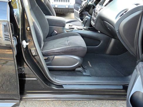 Used 2014 Nissan Pathfinder SV AWD/4WD image 44