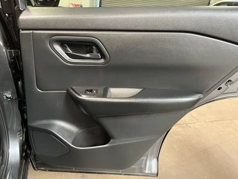 Used 2024 Nissan Rogue S AWD/4WD image 13