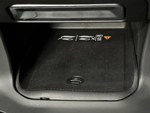 Used 2022 GMC Sierra 1500 AT4X image 27