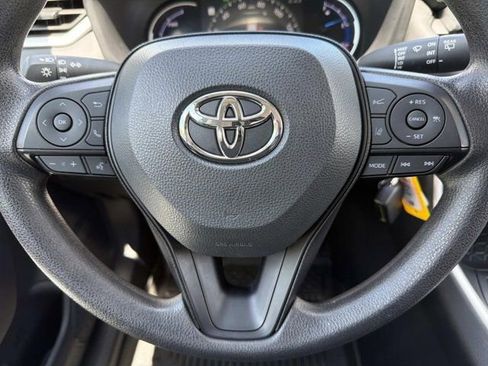 Certified 2025 Toyota RAV4 LE AWD/4WD image 23