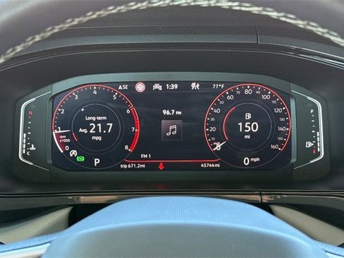 Used 2022 Volkswagen Taos SEL image 32