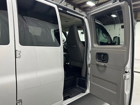 Used 2025 Chevrolet Express 3500 LT w/ LT Preferred Equipment Group image 35