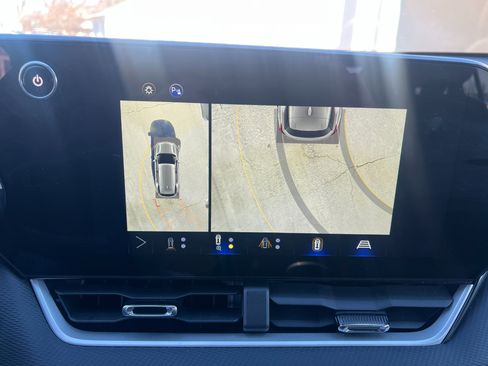 Used 2025 Chevrolet Equinox LT w/ Convenience Package II image 51